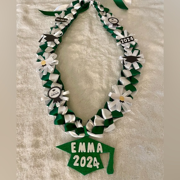 Green And White Grad Lei - Personalized With Grad Name - Handmade - Picture 2 of 3